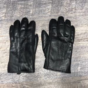 Leather gloves fur lined